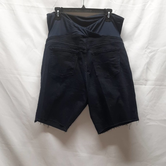 NOS Ingrid & Isabel Bermuda Maternity Black shorts w/ crossover back 16 - Picture 1 of 8